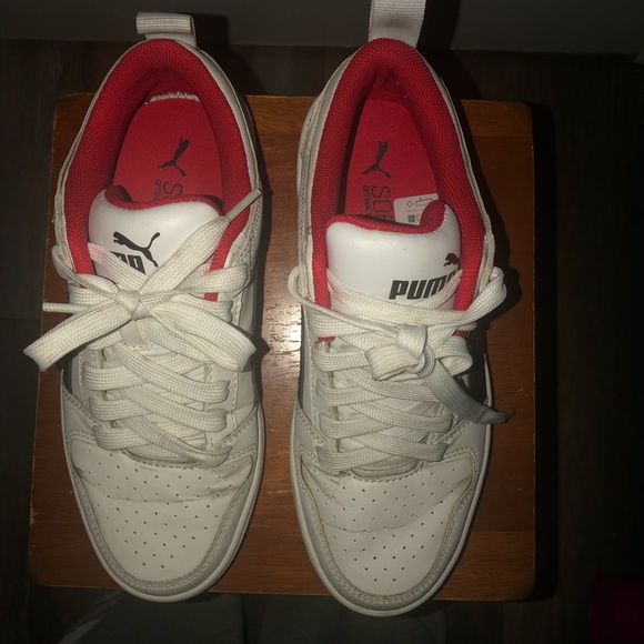 Women’s/Kids white/red/black Pumas - Picture 4 of 8